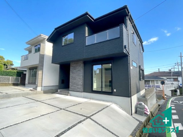■枚方市香里ケ丘8丁目　第8期　新築一戸建ての外観|お客様に長く安心して住んでいだだける事にこだわった家づくり！住んでからのアフターサービスにもしっかりと取り組んでいます！