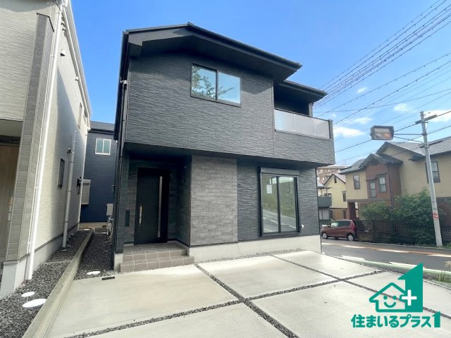 ■枚方市香里ケ丘8丁目　第8期　新築一戸建ての外観|お客様に長く安心して住んでいだだける事にこだわった家づくり！住んでからのアフターサービスにもしっかりと取り組んでいます！