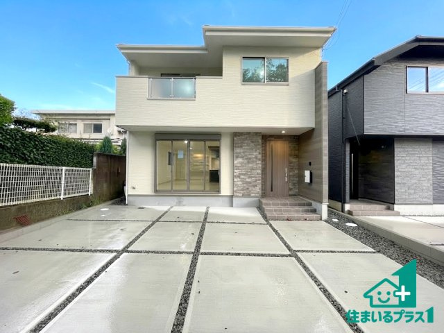 ■枚方市香里ケ丘8丁目　第8期　新築一戸建ての外観|お客様に長く安心して住んでいだだける事にこだわった家づくり！住んでからのアフターサービスにもしっかりと取り組んでいます！