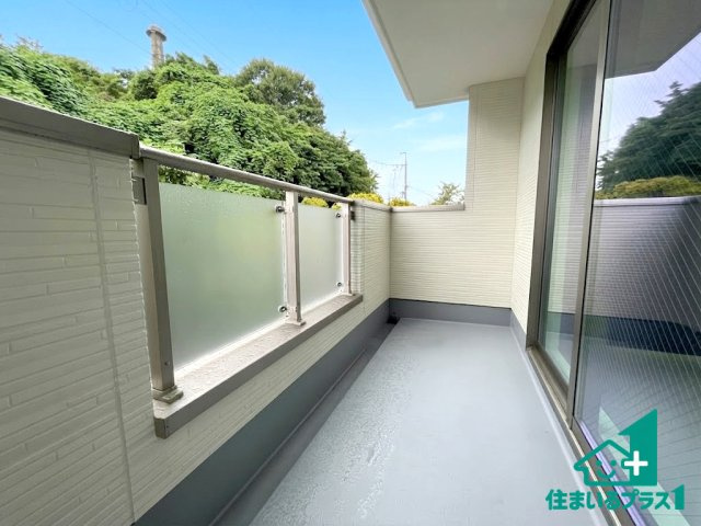 ■枚方市香里ケ丘8丁目　第8期　新築一戸建てのバルコニー|日当たりのよいバルコニー！お部屋が開放的に！