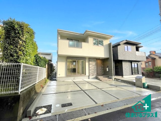 ■枚方市香里ケ丘8丁目　第8期　新築一戸建ての外観|お客様に長く安心して住んでいだだける事にこだわった家づくり！住んでからのアフターサービスにもしっかりと取り組んでいます！