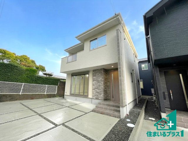 ■枚方市香里ケ丘8丁目　第8期　新築一戸建ての外観|安心の10年保証！外観を美しく保ち、雨水で汚れを落とします！気になることがありましたら、お気軽にお問い合わせください！