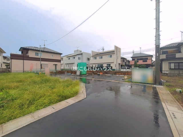 鴻巣市人形4丁目　新築一戸建て　2区画　01の前面道路含む現地写真|撮影：'26/09/15