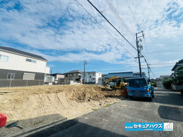 【同施工物件ご案内可能】日進市梅森町新田　全2棟の前面道路含む現地写真|事前予約にて現地ご見学いただけます！お気軽にお問い合わせください♪
■株式会社　セキュアハウス　豊明店■
住宅ローンに強く、知識、経験豊富なスタッフ在籍
お客様に寄り添い、ご成約後もサポート致します。