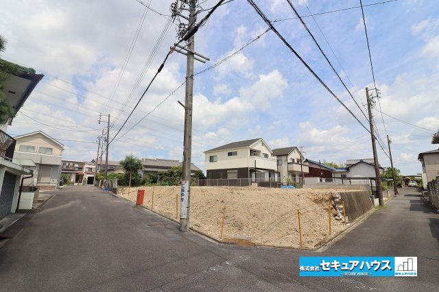 【同施工物件ご案内可能】日進市梅森町新田　全2棟の前面道路含む現地写真|事前予約にて現地ご見学いただけます！お気軽にお問い合わせください♪
■株式会社　セキュアハウス■
住宅ローンに強く、知識、経験豊富なスタッフ在籍
お客様に寄り添い、ご成約後もサポート致します。　　　　