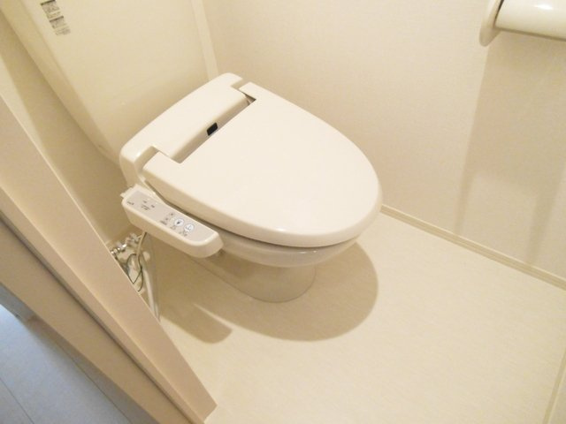 ミズカラフィットのトイレ|温水洗浄便座付き☆