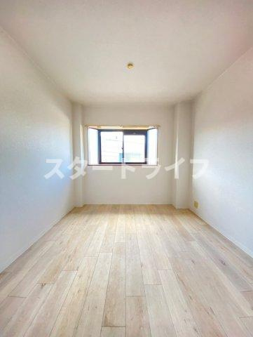 大阪市淀川区木川西２丁目の賃貸マンションの居間・リビング