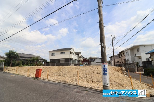 【同施工物件ご案内可能】日進市梅森町新田　全2棟の前面道路含む現地写真|事前予約にて現地ご見学いただけます！お気軽にお問い合わせください♪
■株式会社　セキュアハウス■
住宅ローンに強く、知識、経験豊富なスタッフ在籍
お客様に寄り添い、ご成約後もサポート致します。　　　　
