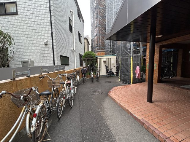 最上階・角部屋・3駅利用可◎しかも平坦◎駅が近いということは、スーパーも近い◎なんなら事務所利用もできて可能性広がるリノベマンション☆【リノベ／ライオンズマンション天王町第参】の駐輪場