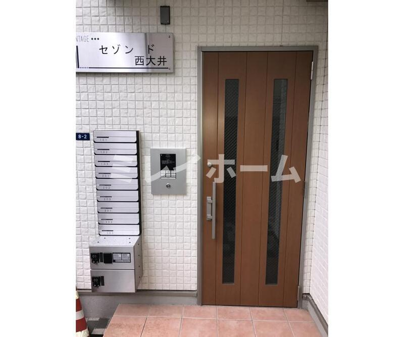 セゾンド西大井のエントランス