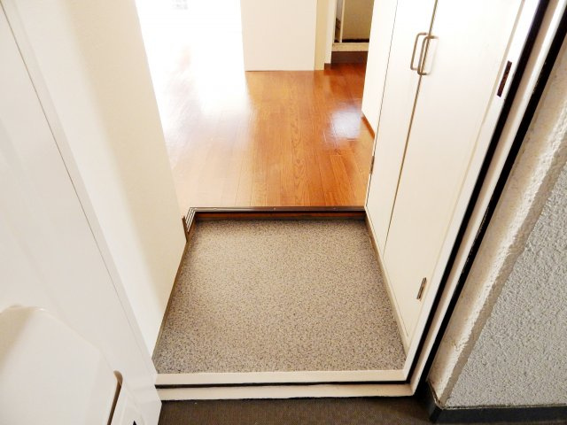 タナアミハイツの玄関