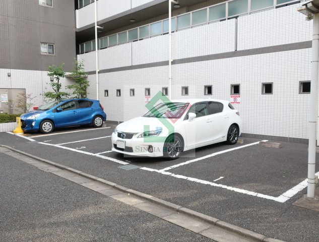 ステージグランデ大泉学園の駐車場