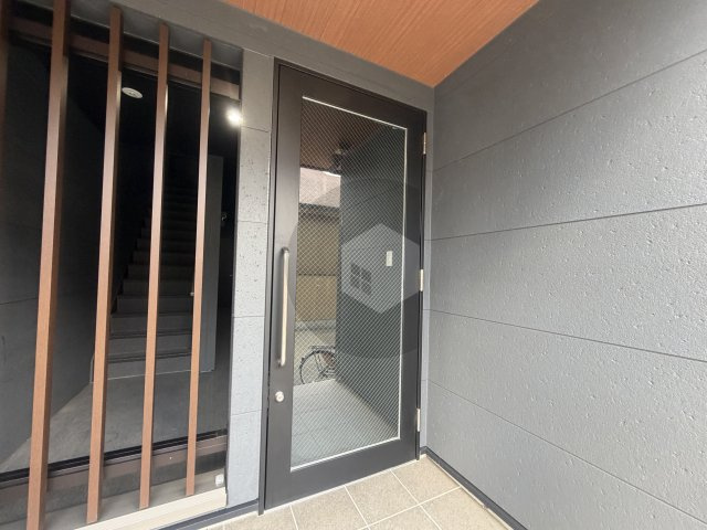 セレニティ衣摺のエントランス