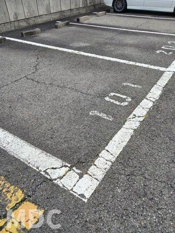 サンハイツの駐車場