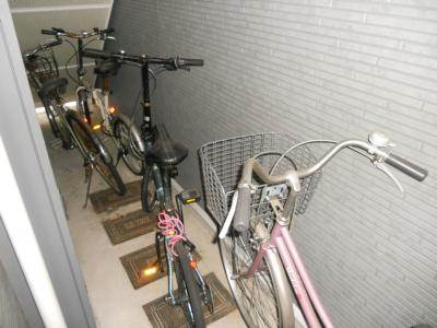 Castle Shinraku（キャッスルシンラク）の駐車場|駐輪スペース
