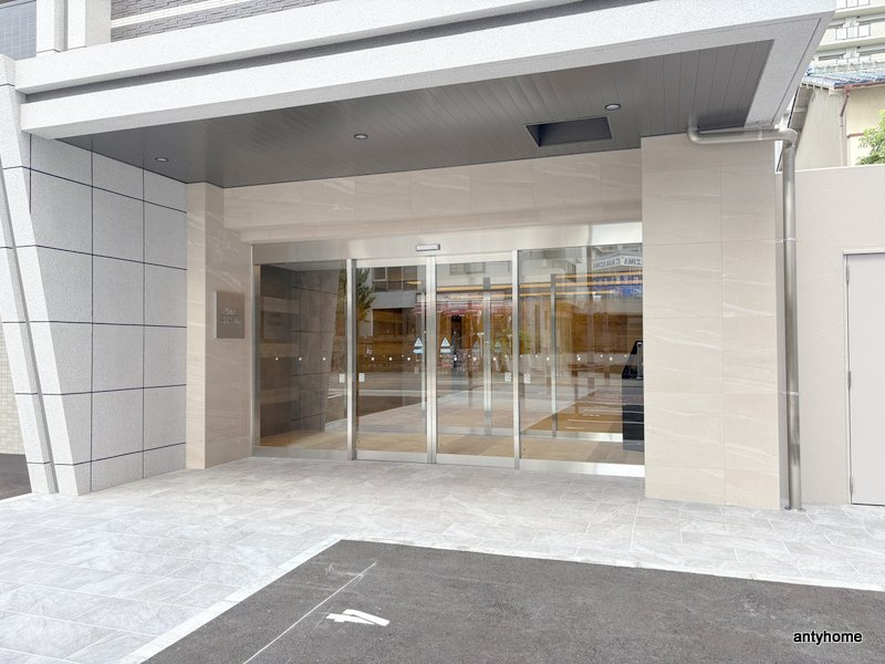 Alivis今福鶴見駅前　仲介手数料無料のエントランス