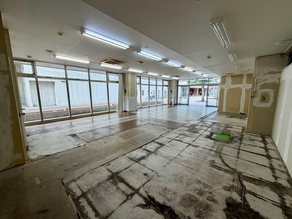 茂原市町保の店舗事務所の内装