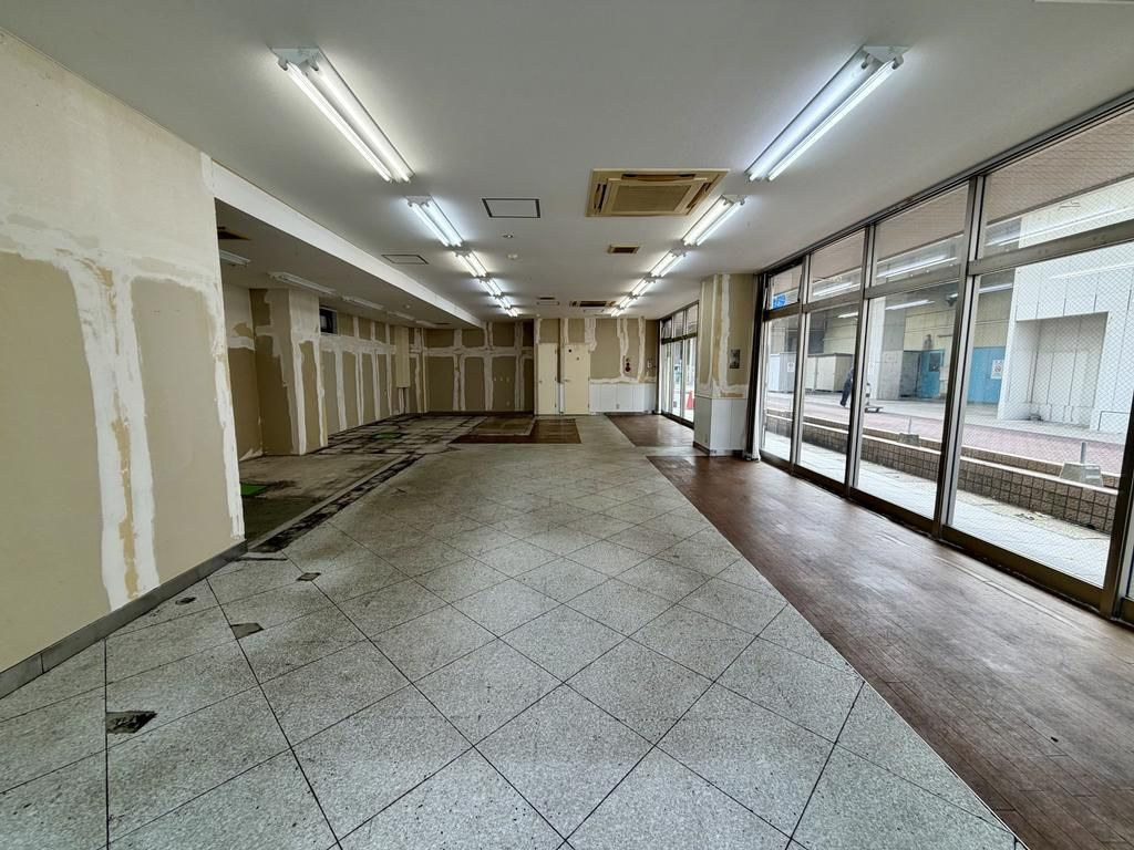 茂原市町保の店舗事務所の内装
