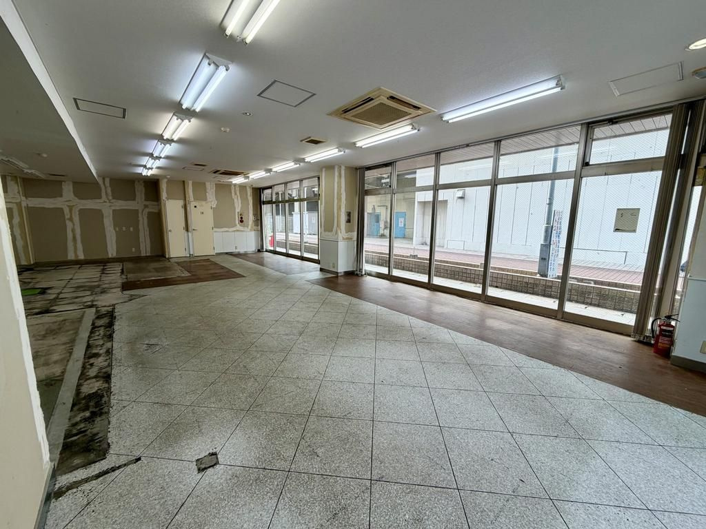 茂原市町保の店舗事務所の内装