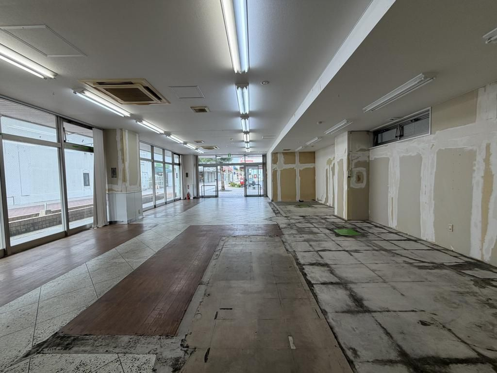 茂原市町保の店舗事務所の内装