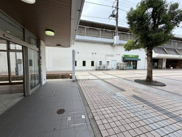 茂原市町保の店舗事務所のエントランス