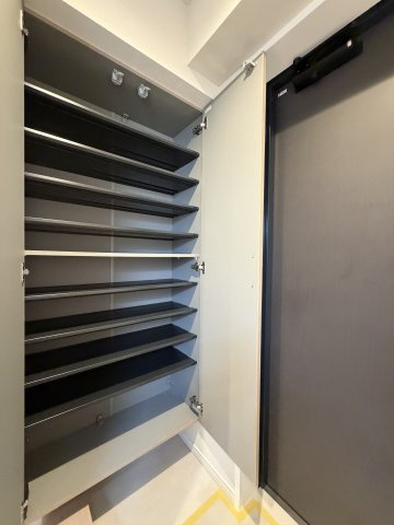 杉並区高円寺北２丁目の中古マンションの収納|シューズボックス