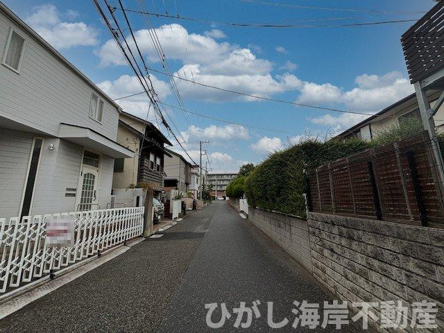 茅ヶ崎市東海岸南３丁目　中古戸建の前面道路含む現地写真|現地外観