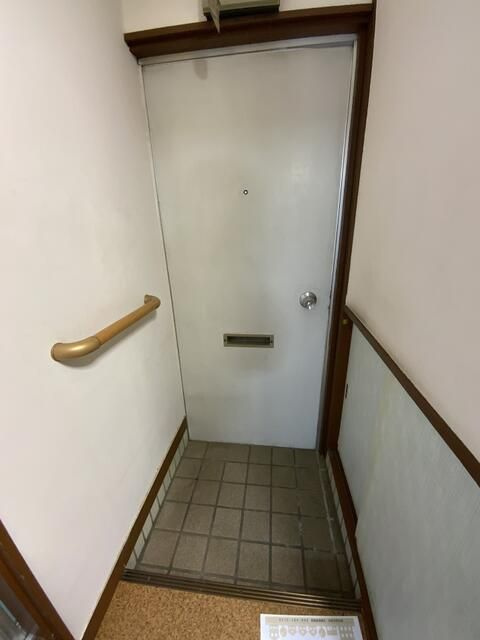 八石荘の玄関