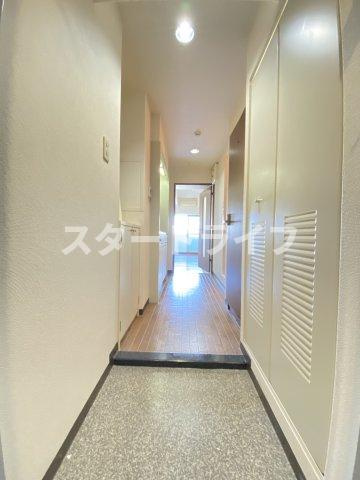 大阪市淀川区宮原１丁目の賃貸マンションの玄関