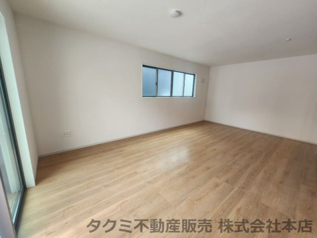 神戸市垂水区美山台１号棟　新築戸建て　の洋室