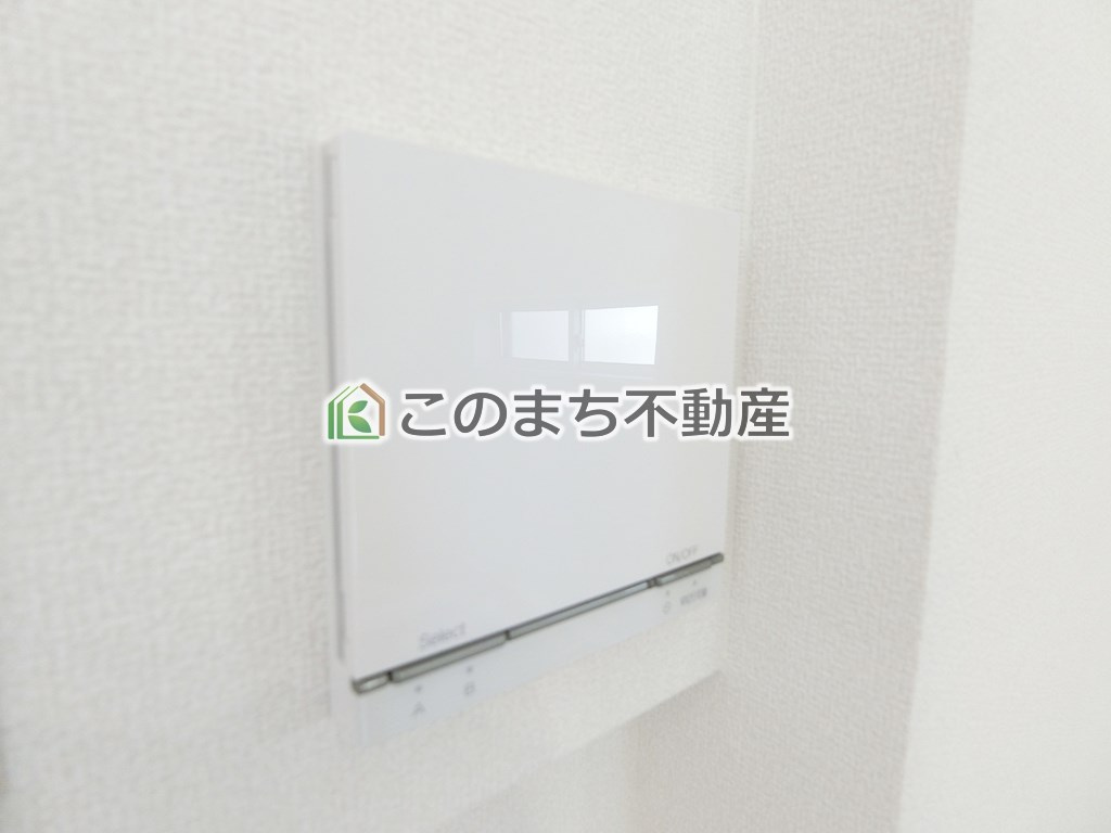 ワイウッドコート宇都宮市江曽島町第1期の設備|同社施工物件の写真です。※建具やフローリング、その他仕様が違う場合がございます。