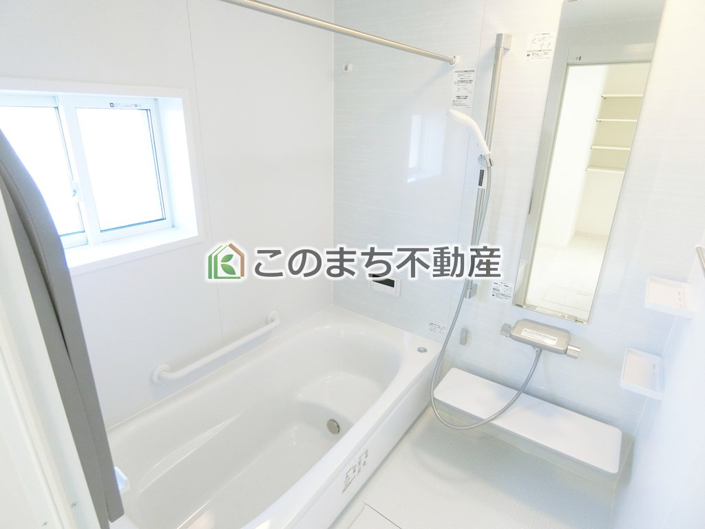 ワイウッドコート宇都宮市江曽島町第1期の浴室|同社施工物件の写真です。※建具やフローリング、その他仕様が異なる場合がございます。