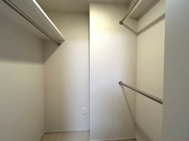 令和3年の築浅マンション☆シューズインクロークとウォークインクローゼットで収納力は文句ナシ♪ビジュアルだけじゃない中身も兼ね備えた【リフォーム／アーデルディア西横浜】の収納