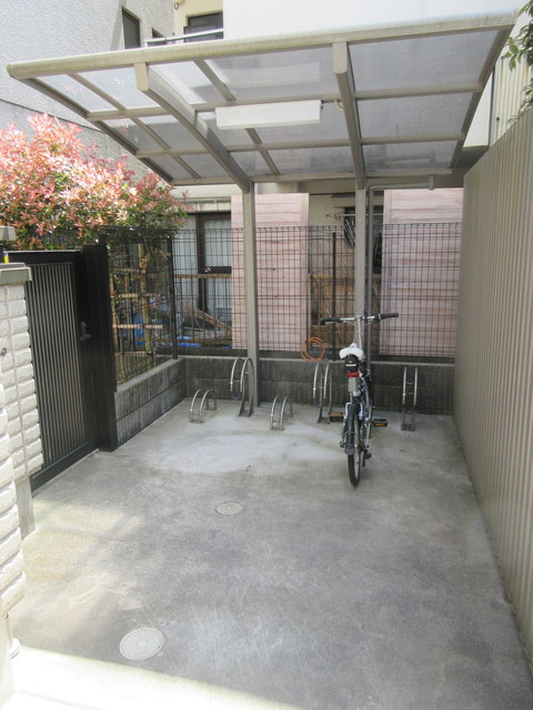 サフォレ豊玉のその他共用部分|★屋根付き駐輪場★