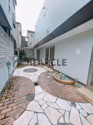 【エントランス】 | CASA Mia | 清潔なエントランスです