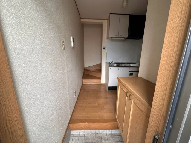 Y'sメゾネットBの玄関|玄関です