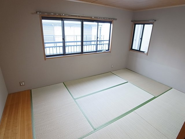 福原町戸建の内装|サイズゆったり使える和室