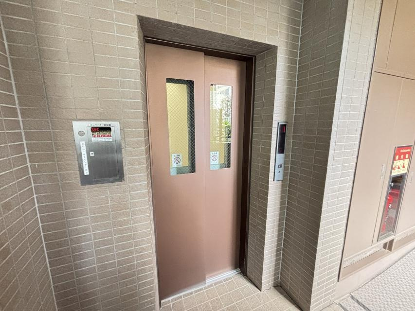 プリンスハイツ市ヶ谷のその他共用部分|プリンスハイツ市ヶ谷：エレベーターがありお部屋までの移動も楽々！