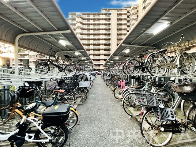 オーベルグランディオベイフロントの駐輪場|【自転車置き場】最新の空き状況や費用などの詳細は担当スタッフまでお問い合わせください。