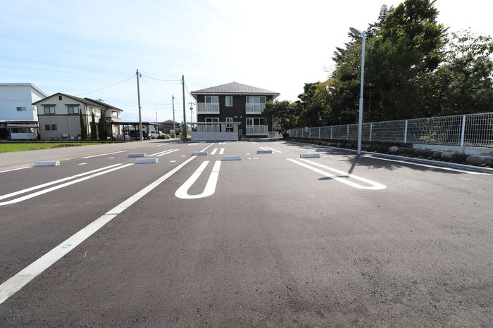 カミナールの駐車場