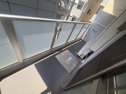 フレール江坂レジデンシャルのバルコニー