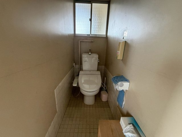 東茨城郡大洗町磯浜町　工場・倉庫＋事務所＋居住スペース！用途多彩な大型事業用物件のトイレ