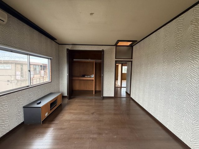 東茨城郡大洗町磯浜町　工場・倉庫＋事務所＋居住スペース！用途多彩な大型事業用物件の洋室