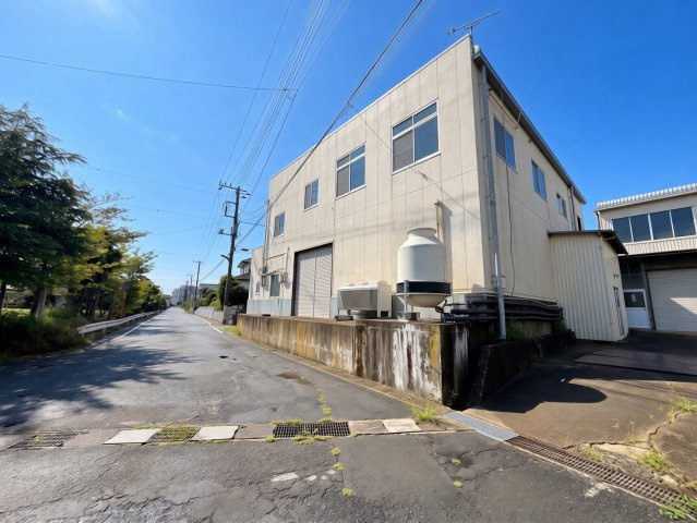 東茨城郡大洗町磯浜町　工場・倉庫＋事務所＋居住スペース！用途多彩な大型事業用物件の外観