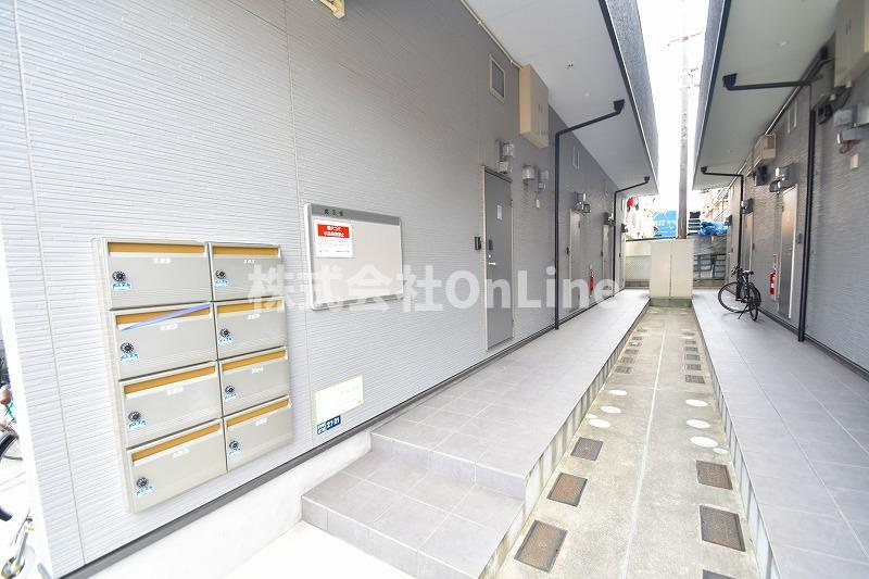 東大阪市森河内西２丁目のアパートのロビー