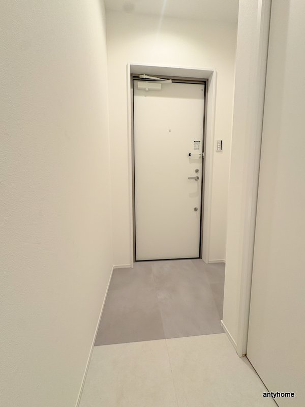 イリスコート今福南　仲介手数料無料の玄関