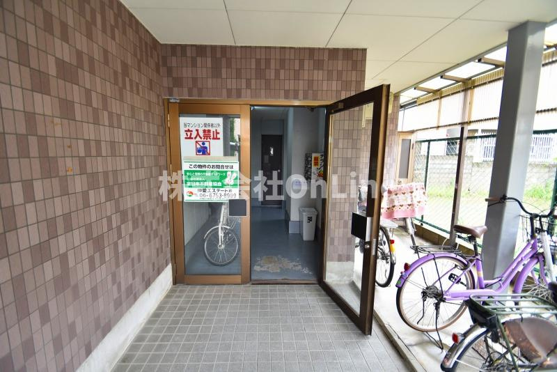 メゾン花園西のエントランス