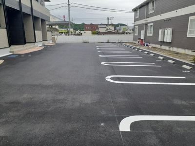 【駐車場】 | シャルマンヴィレッジ　Ｂ | 駐車場完備です