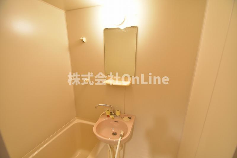 ラスター俊徳の洗面所