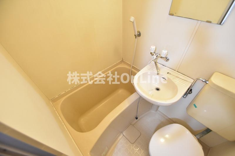 東大阪市近江堂２丁目の賃貸マンションの浴室